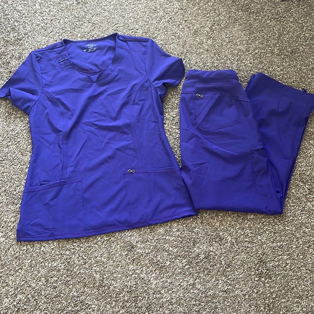 Cherokee Infinity Scrub Set